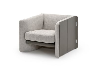 BLOSSOM - Armchair with armrests by Turri