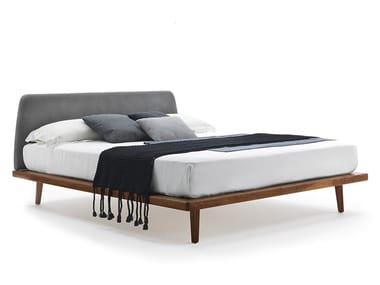MY BED - Solid wood bed with upholstered headboard in fabric by Riva 1920
