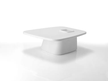 MOMA AIRE LOW - Polyethylene garden side table by Vondom