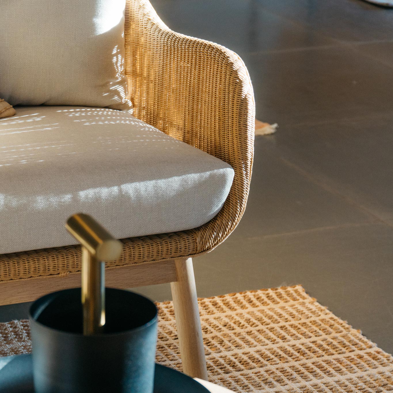 ALEX - Rattan lounge armchair with armrests