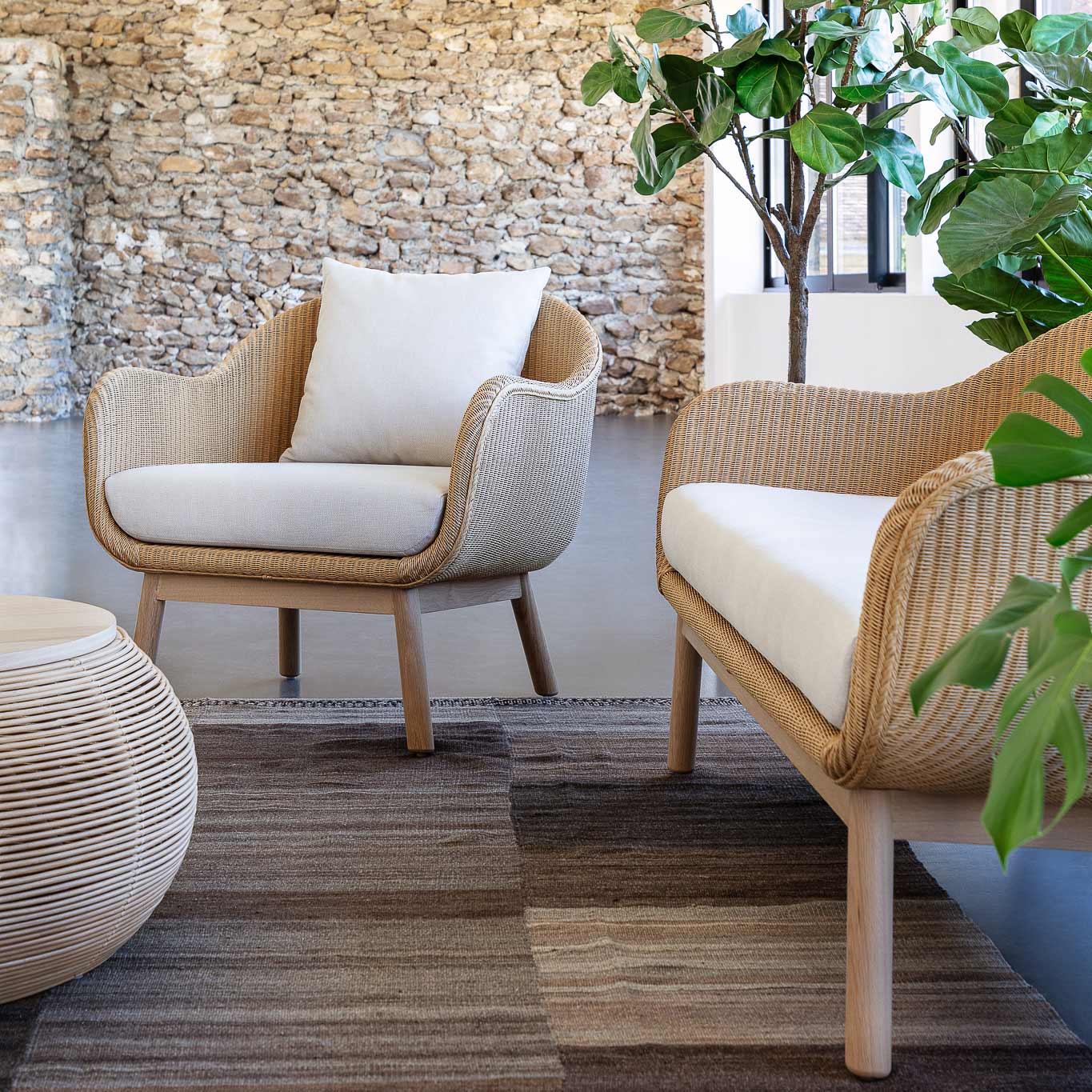 Rattan lounge armchair with armrests Alex by Vincent Sheppard