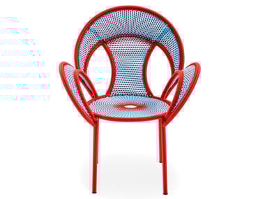 BANJOOLI - Polyethylene threads handwoven chair with armrests by Moroso