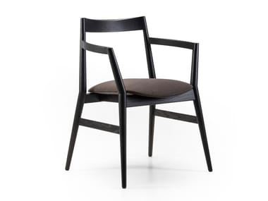 DOBRA - Chair with armrests with integrated cushion by Prostoria