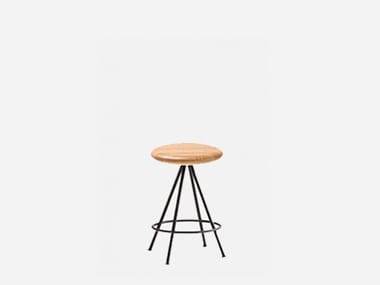 SUN - Swivel oak stool by Inclass