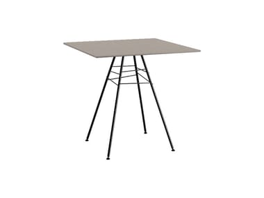 LEAF - Design garden table by Arper