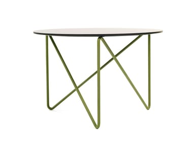 POLYGON - Round garden side table by Prostoria