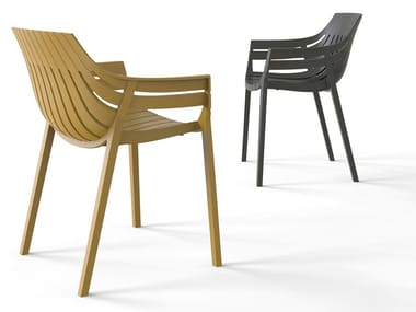 SPRITZ - Polypropylene garden chair with armrests by Vondom