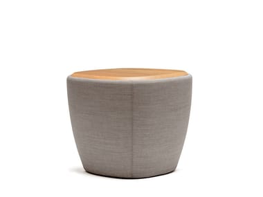 TONICA - Round wooden coffee table by Casala