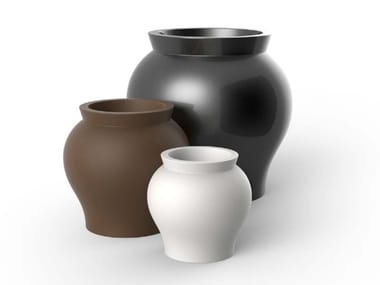 VENUS - High polyethylene planter by Vondom