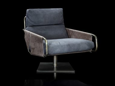 VOYAGE - Swivel leather armchair with armrests by Henge