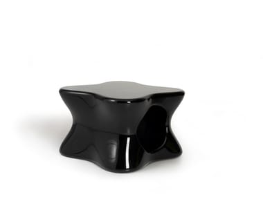 DOUX - Garden side table by Vondom