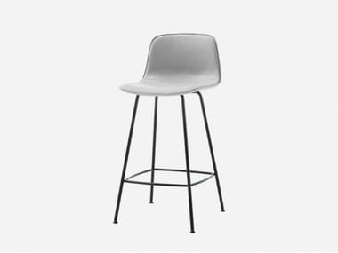 VARYA TAPIZ - Fabric stool with footrest by Inclass